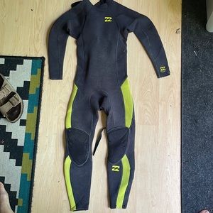 Billabong full wetsuit 6